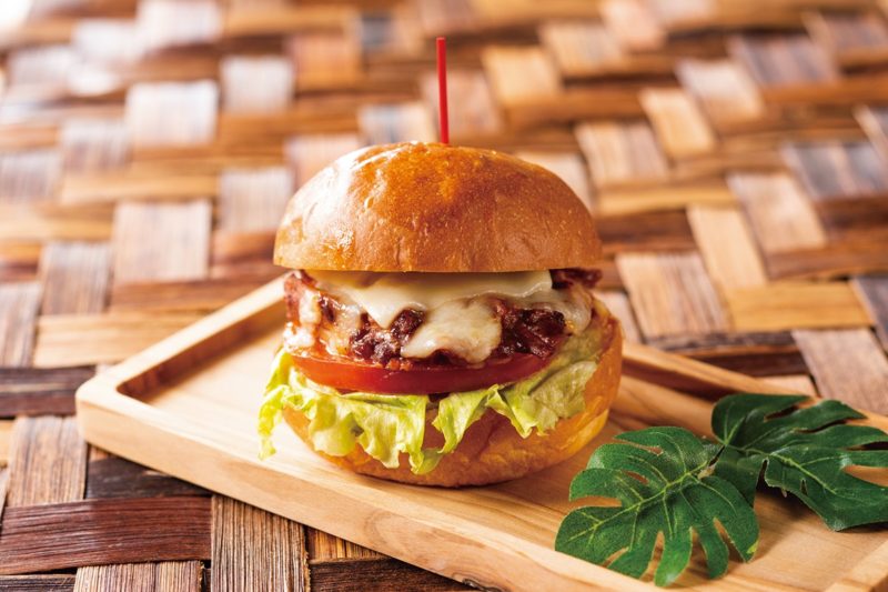 東京ベイ東急ホテル「2023夏のカルナヴァル ～肉の祭典～」を開催、BBQポークとチーズのスライダー