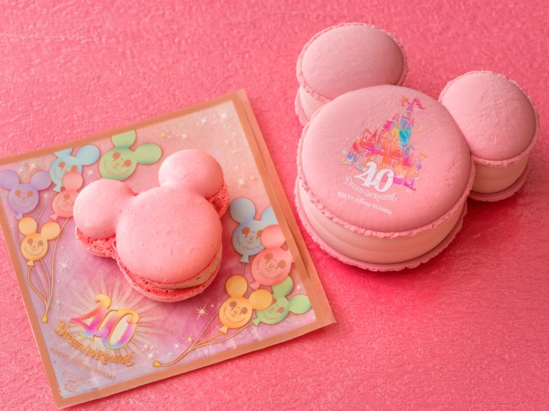 ミッキーシェイプ「ミッキーマカロン」と「ミッキーロングパン」が東京ディズニーリゾートで発売！