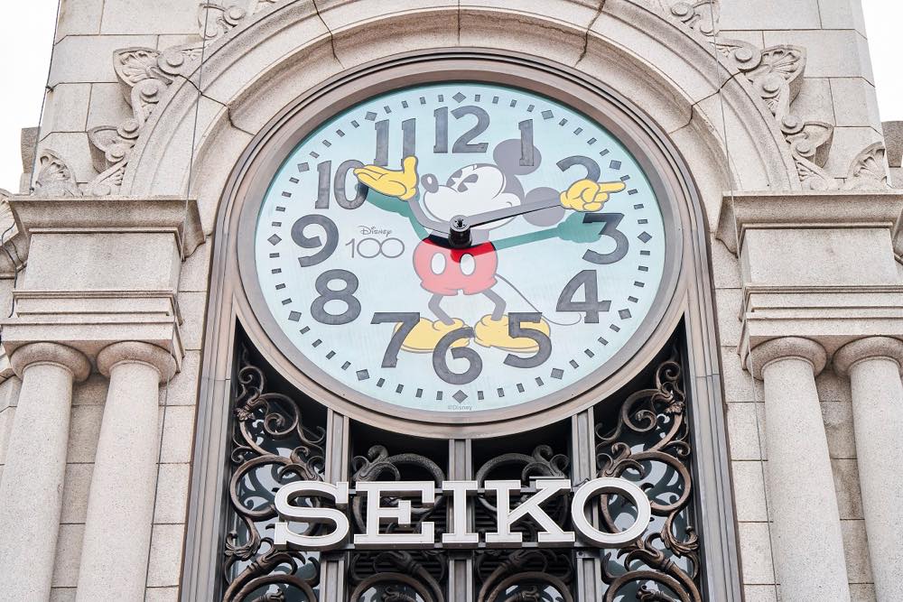 91年ぶり！銀座のシンボル「セイコーの時計塔」が「ミッキーマウスデザイン」に変わった！