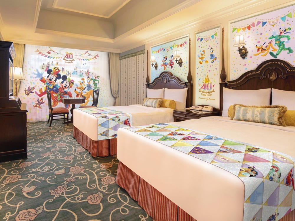 ディズニーホテルに「東京ディズニーリゾート40周年グランドフィナーレ」特別ルームやスペシャルメニューが登場