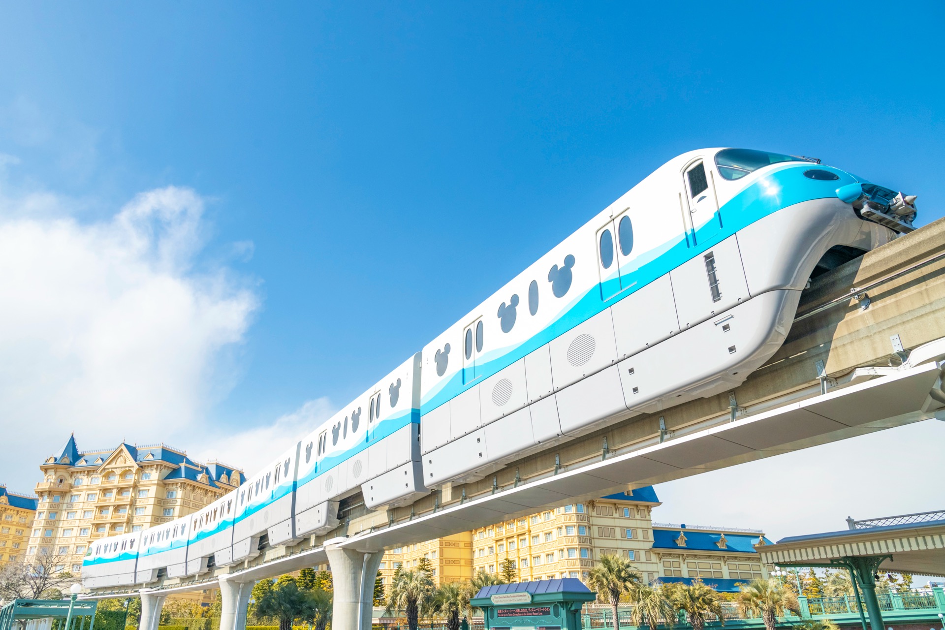 ディズニーリゾートラインが開業25周年！記念ムービー公開＆ラッピングモノレール「スパークリング・ジュビリー・ライナー」運行決定