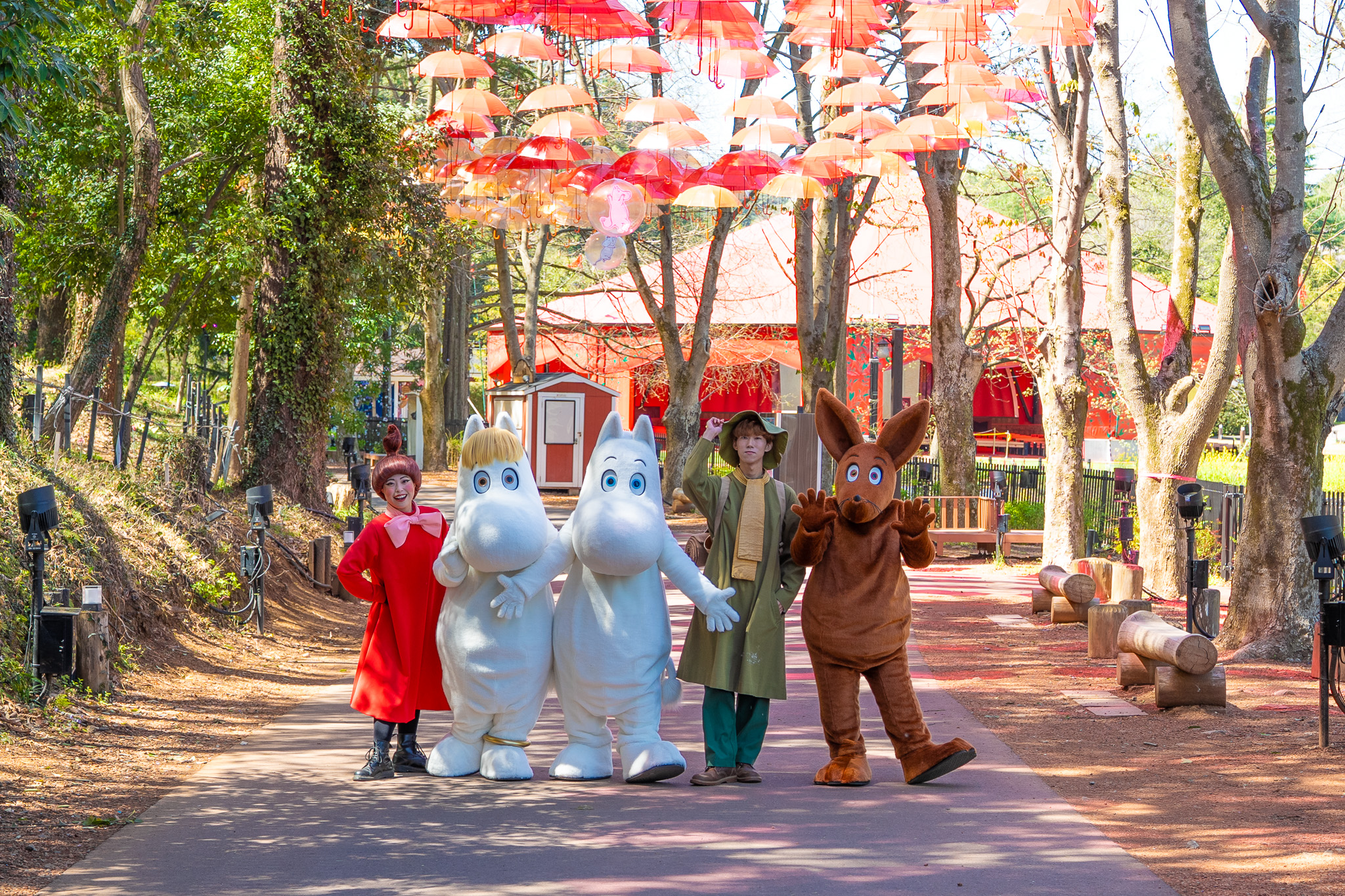 【現地レポ】空を彩る200mの傘！ムーミンバレーパーク「ムーミン谷とアンブレラ 2026」は『ムーミン谷の彗星』がテーマ！